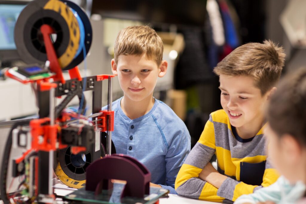 Inventicum Brașov. Robotică, Programare, Inventică copii 6-12 ani