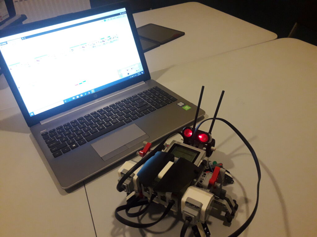 Curs Robotica nivel avansat Inventicum Brașov