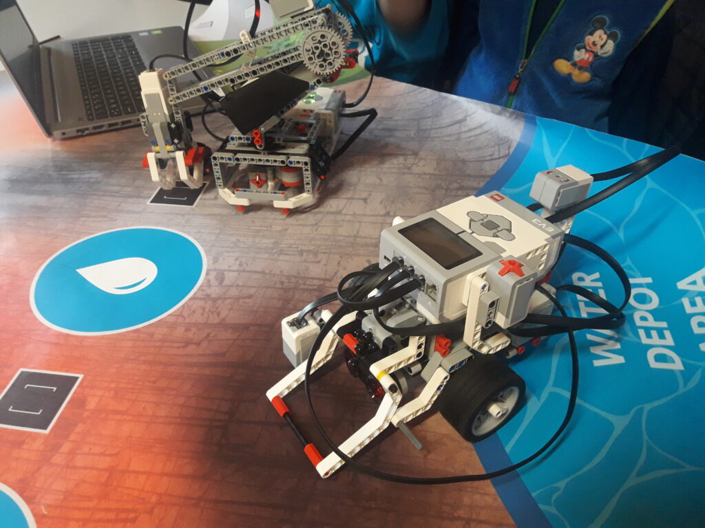 Curs Robotica nivel avansat Inventicum Brașov