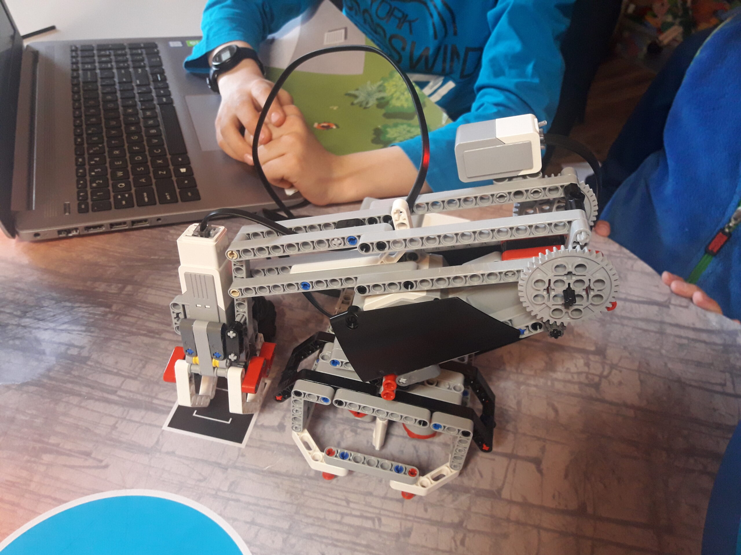 Curs Robotica nivel avansat Inventicum Brașov