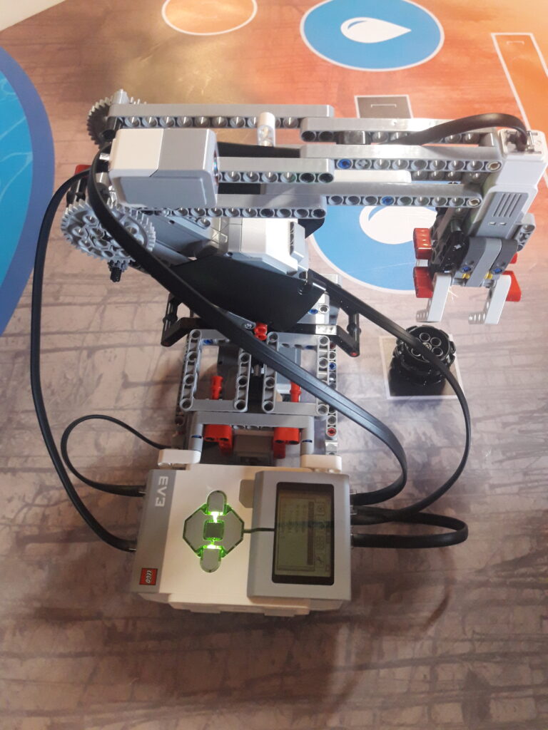 Curs Robotica nivel avansat Inventicum Brașov