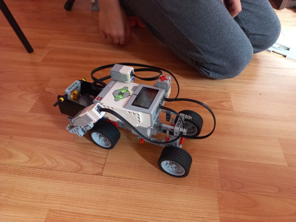 Curs Robotica nivel avansat Inventicum Brașov
