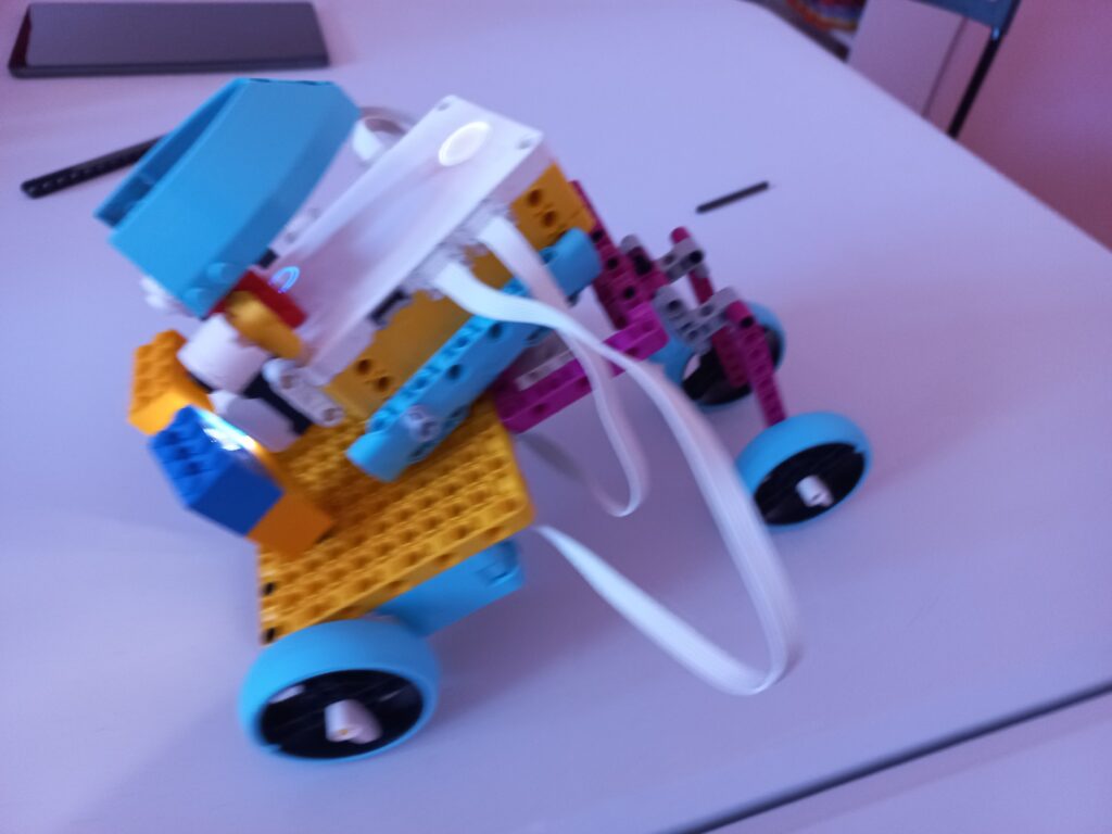 Curs Robotica nivel mediu Inventicum Brașov