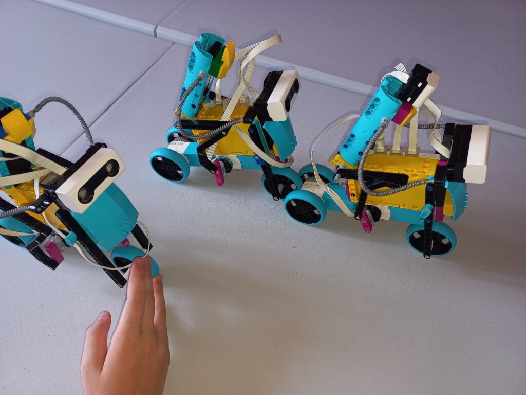 Curs Robotica nivel mediu Inventicum Brașov