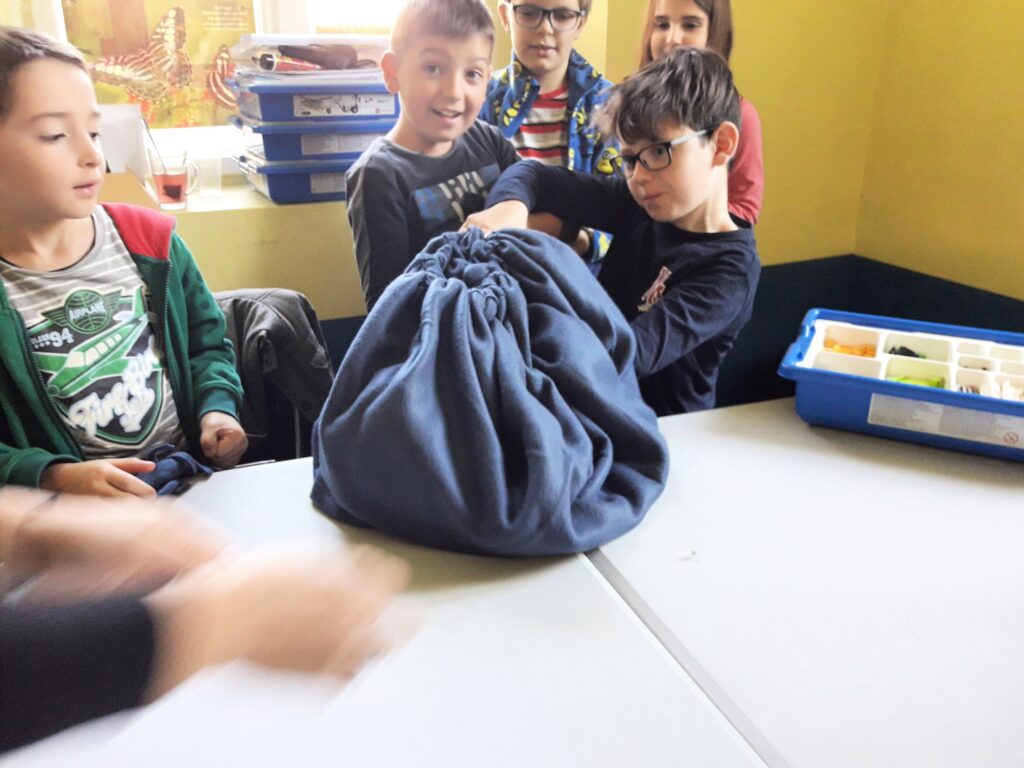 Curs Robotica pentru copii Inventicum Brașov
